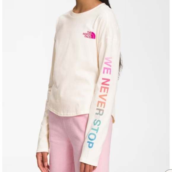 The North Face Girls We Never Stop Graphic T-shirt - Picture 2 of 10